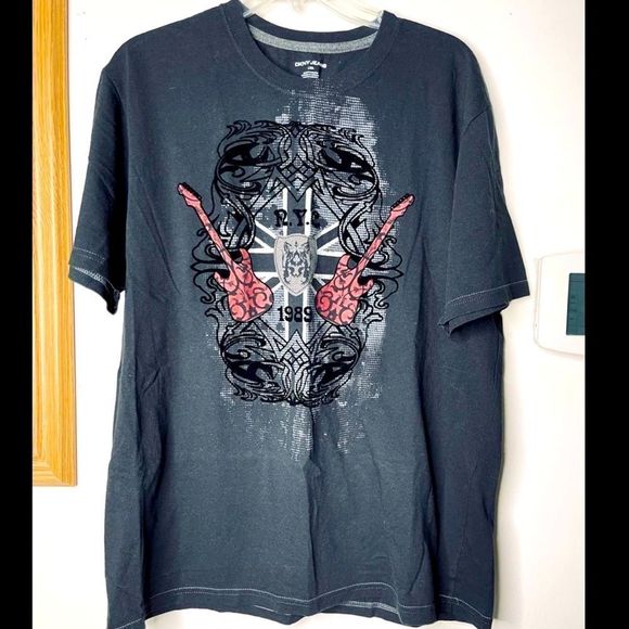 DKNYC Other - DKNY Brand guitar print NY 1989 Mens Large T Shirt, dark black NWOT